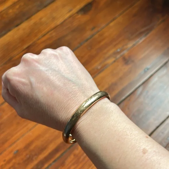 Vintage Winard 12K Gold Filled Hinged Bangle Bracelet - Picture 11 of 15